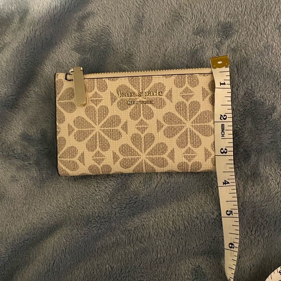 SOLD!!!Kate Spade New York Spade Flower Canvas Small Slim Bifold Wallet - Picture 6 of 7